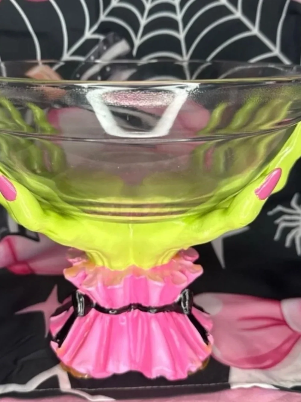 BNWT HALLOWEEN BROOMSTICK BLVD GREEN WITCH HANDS BOWL